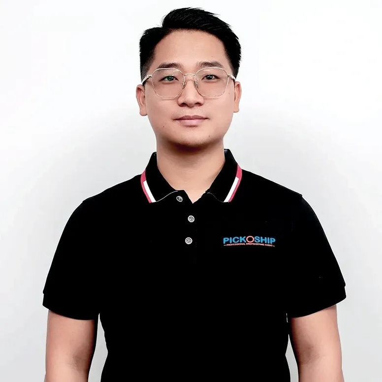Hanson, Customer Support Specialist