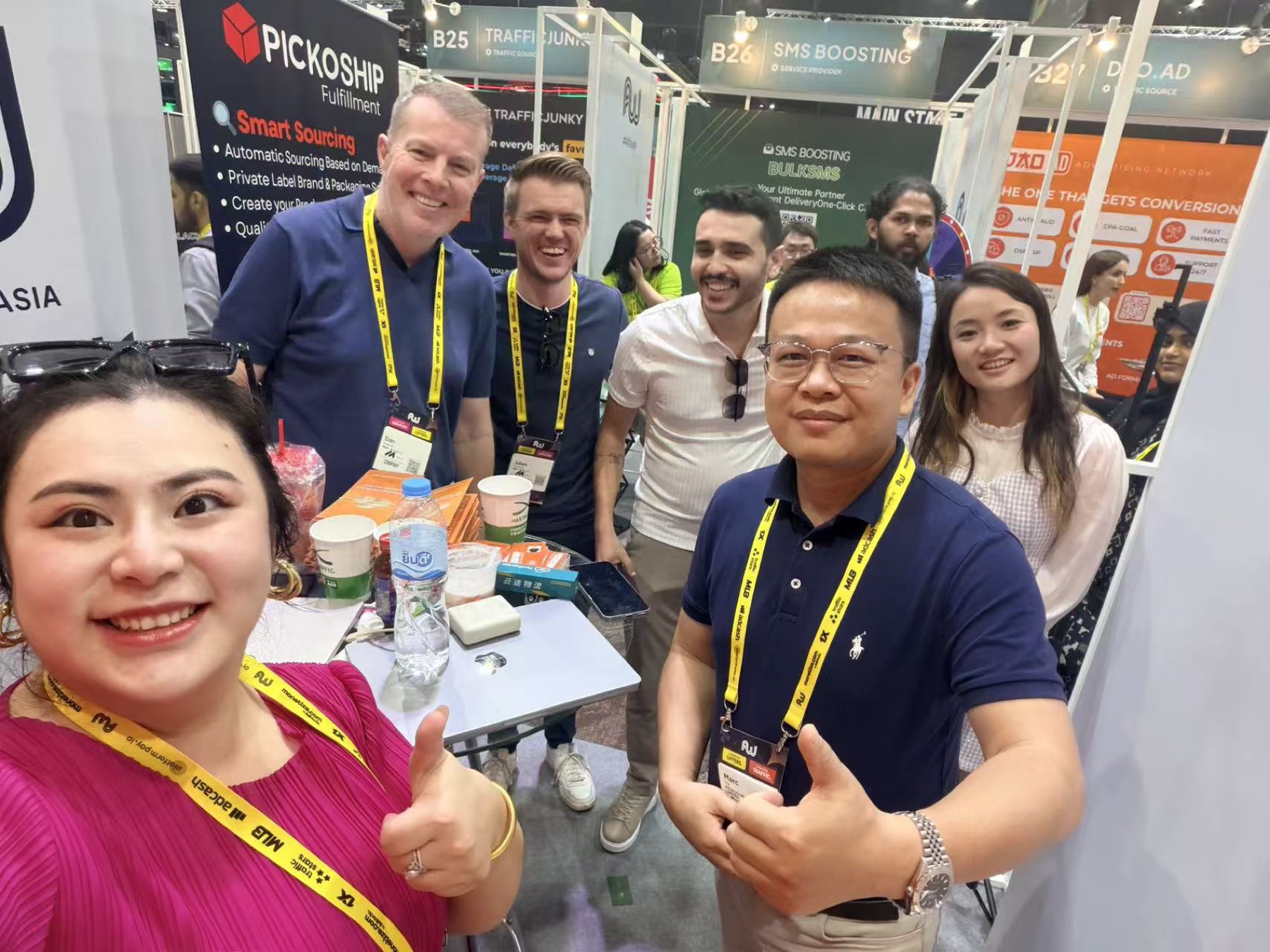 Pickoship team meeting ecommerce operators at an industry event